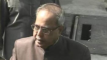 Video : Adarsh scam: Need more time to read documents, says Pranab