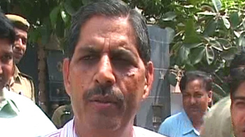 ट्रेनी एयरहोस्टेस का शव मिला ट्रेनी एयरहोस्टेस का शव मिला