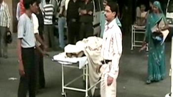 अस्पताल में न बिजली, न पानी