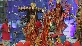 Videos : परवान पर दुर्गापूजा, सज गए पंडाल
