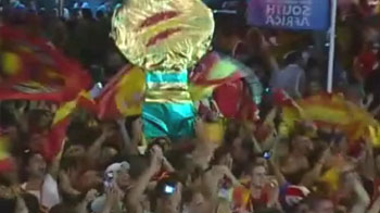 Fans celebrate Spain's World Cup win