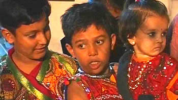 नवरात्र में बच्चों ने खेला गरबा