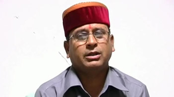 स्कूल पर गिरी चट्टान