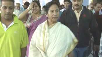 Mamata Banerjee's poolside prank