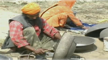 भूख, बेबसी, बेकारी... क्या यही है आजादी...?