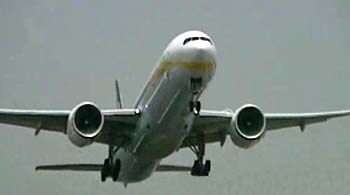 Video : मुंबई एयरपोर्ट : कम होगा लोड?