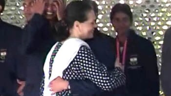 Video : After PM, Sonia meets medalists; keeps Kalmadi away