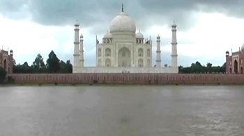 25 साल बाद यमुना ने चूमा ताज को