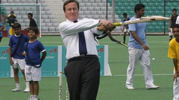 Video : Cameron's cricket diplomacy