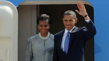 Obamas land in Mumbai