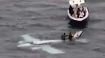 Video : Boats rescue 6 from plane that crashed off Bahamas