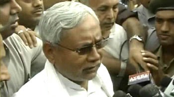 Video : Lalu a habitual law-breaker, says Nitish
