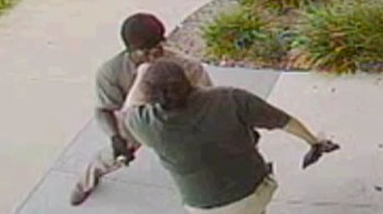 Man uses stun gun to rob ATM user