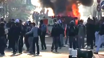 France asks airlines to cut flights ahead of strikes