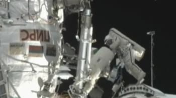Video : Russians spacewalking to repair ISS laboratory