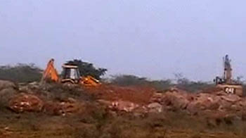 अरावली पर अवैध खनन है जारी अरावली पर अवैध खनन है जारी