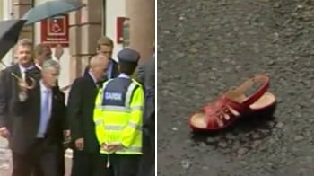 Video : Shoe, eggs hurled at former British PM Tony Blair