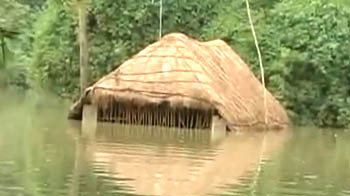 Tamil Nadu floods: Thousands homeless and marooned