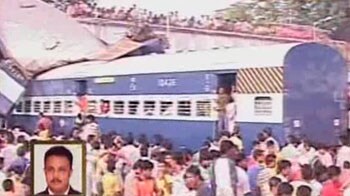 Video : Train accident: Trains diverted due to accident at Sainthia