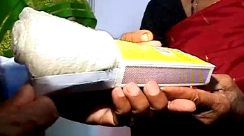 World's lightest sari for Mrs Obama