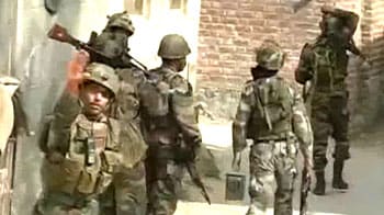 Video : Encounter with militants on near Srinagar