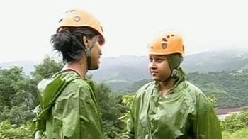 Video : Divya, Anusha's adventurous trip to Lavasa