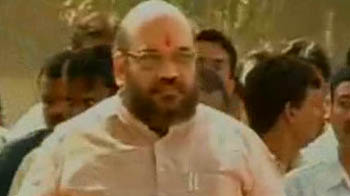 अमित शाह पर शिकंजा