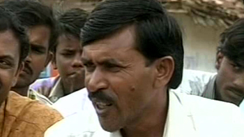 गीतकार को मिले 1100 रु