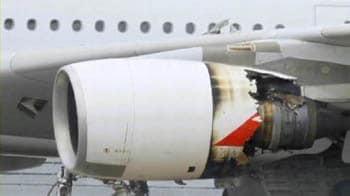 Video : Qantas: Parts of engine fell off