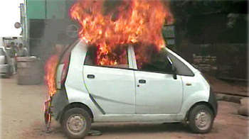 धू-धू कर जल गई नैनो