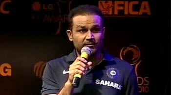 वीरू बने 'टेस्ट क्रिकेटर ऑफ द ईयर' वीरू बने 'टेस्ट क्रिकेटर ऑफ द ईयर'