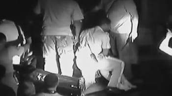 Video : 'Barefoot Bandit' arrest caught on camera