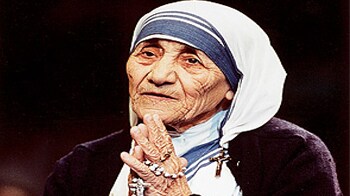 Videos : मदर टेरेसा को संत बनाने की मांग