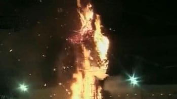 Video : जल गया 60 फुट का रावण