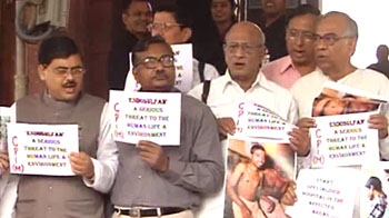 Kerala: MPs protest over pesticide use