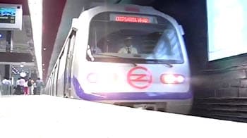 Video : Delhi Metro rolls out to Jawaharlal Nehru Stadium
