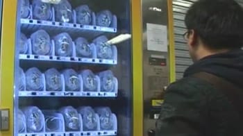 Video : Grab a crab from a vending machine