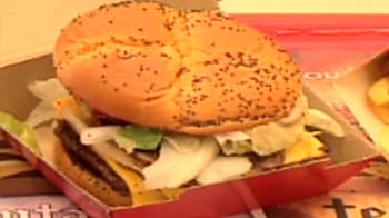 Video : French fast food chain's halal-only menu sparks debate
