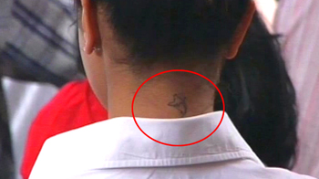 Deepika removes Ranbir tattoo