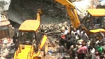 Video : Mumbai building collapse: 4 killed, 24 injured