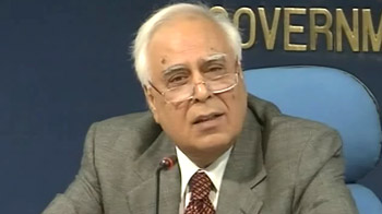 कैग के अनुमान पर सिब्बल ने उठाए सवाल