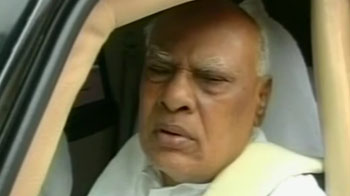 Barrage row: Andhra Chief Minister steps in