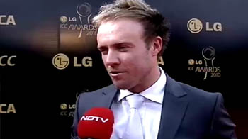 More nervous about singing than about the award: de Villiers