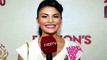 Video : Jacqueline Fernandez on a fashionable night out