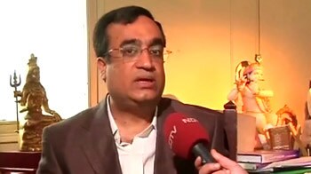 बिन पानी तैराकी, चेत गई सरकार