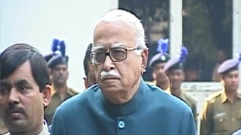 Advani hits out at Govt over black money issue
