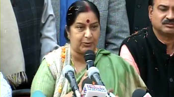 तिरंगे पर तकरार, बड़े नेता हुए रिहा