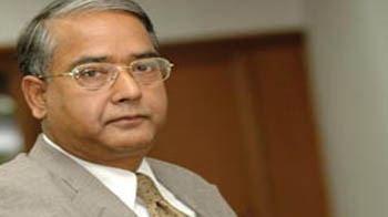 Govt appoints UK Sinha as new SEBI chairman