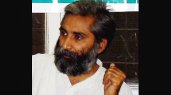 Activist Sandeep Pandey returns NREGS award