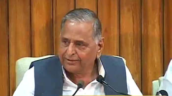 सुंदर कौन, मुलायम या मायावती?